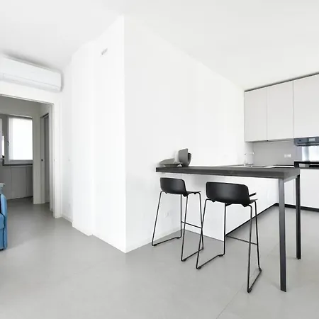 Les Jolie Apartment *